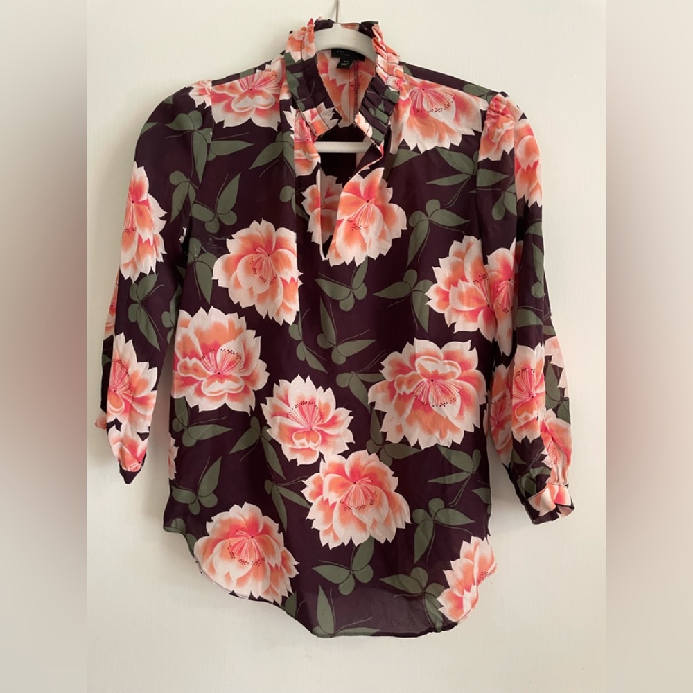 Package of 2 dress shirts like new xxxsize small and medium for $15 - Picture 1 of 4